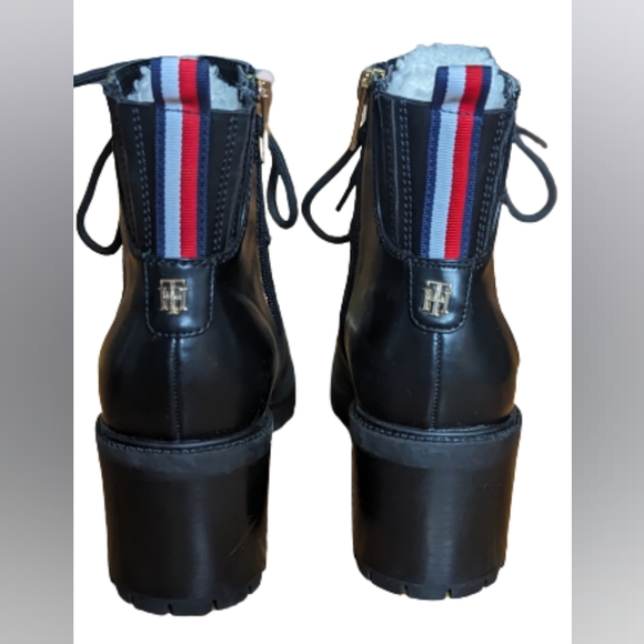NIB black leather Tommy Hilfiger Lamere 2 lace up sherpa tongue ankle boots - Picture 6 of 10